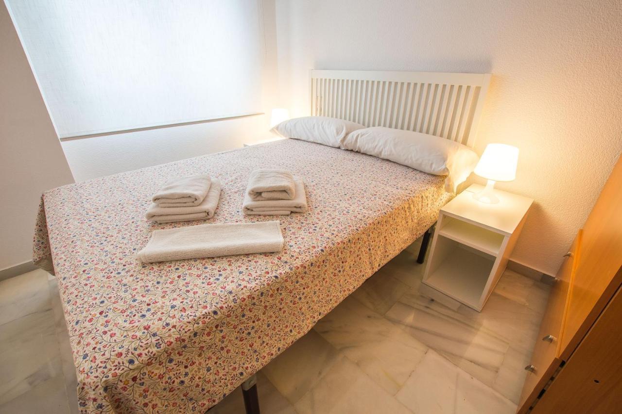 Ibericabeds Rejas Basic Apartment Granada Bagian luar foto
