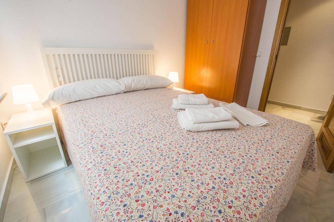 Ibericabeds Rejas Basic Apartment Granada Bagian luar foto