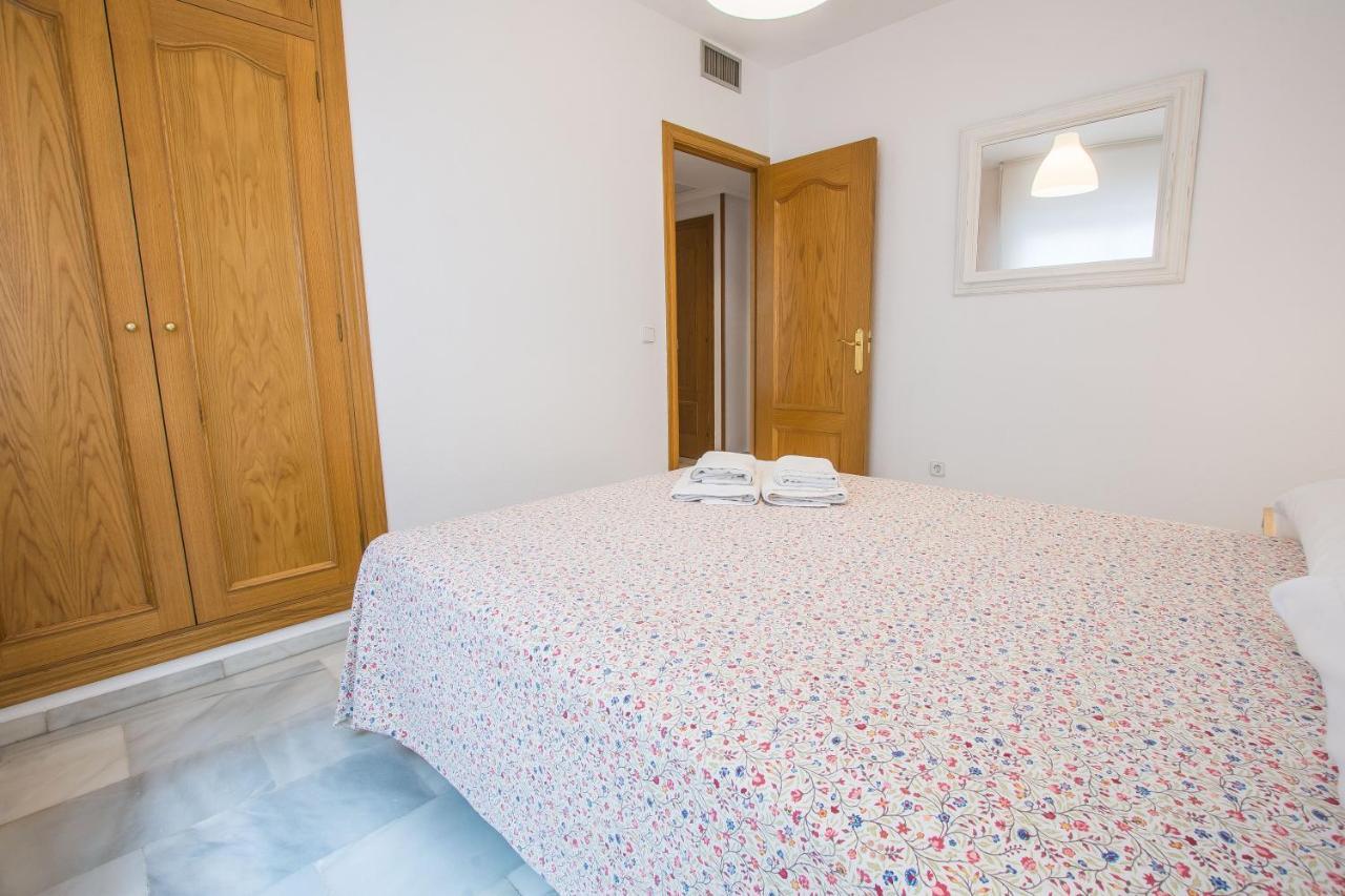 Ibericabeds Rejas Basic Apartment Granada Bagian luar foto