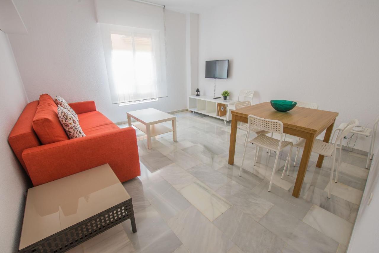 Ibericabeds Rejas Basic Apartment Granada Bagian luar foto