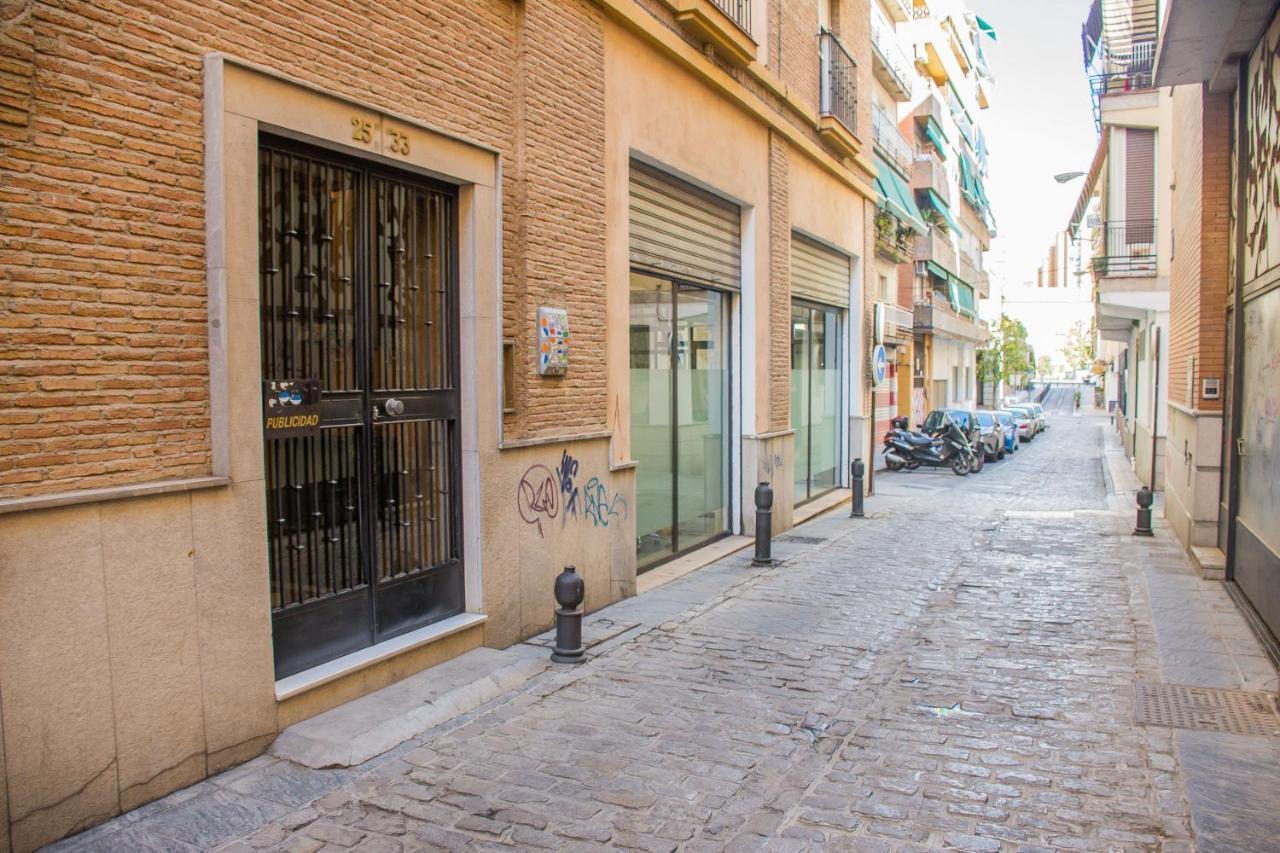 Ibericabeds Rejas Basic Apartment Granada Bagian luar foto