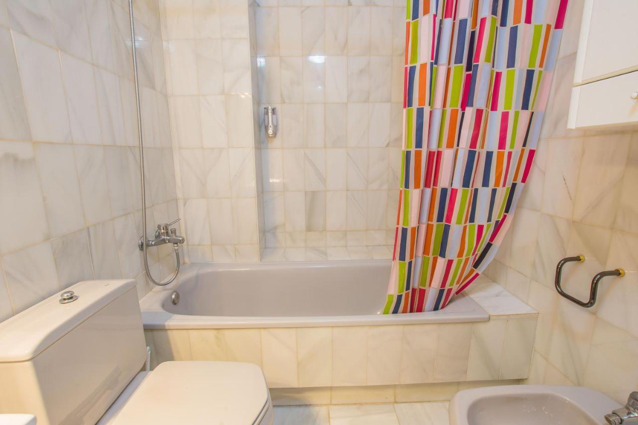 Ibericabeds Rejas Basic Apartment Granada Bagian luar foto